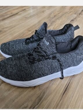 Hind Mens Sneakers Size 11.5